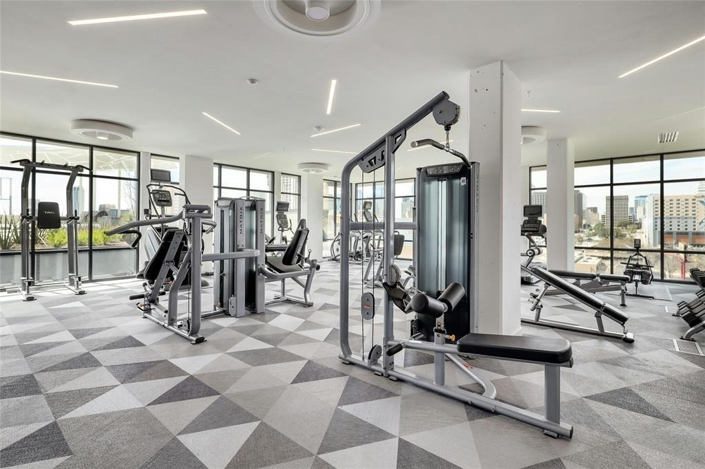 800 Embassy Dr - Photo 28