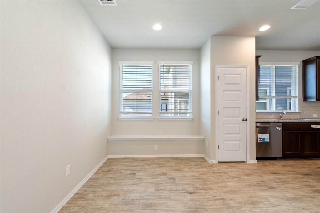 220 Fabion St - Photo 14