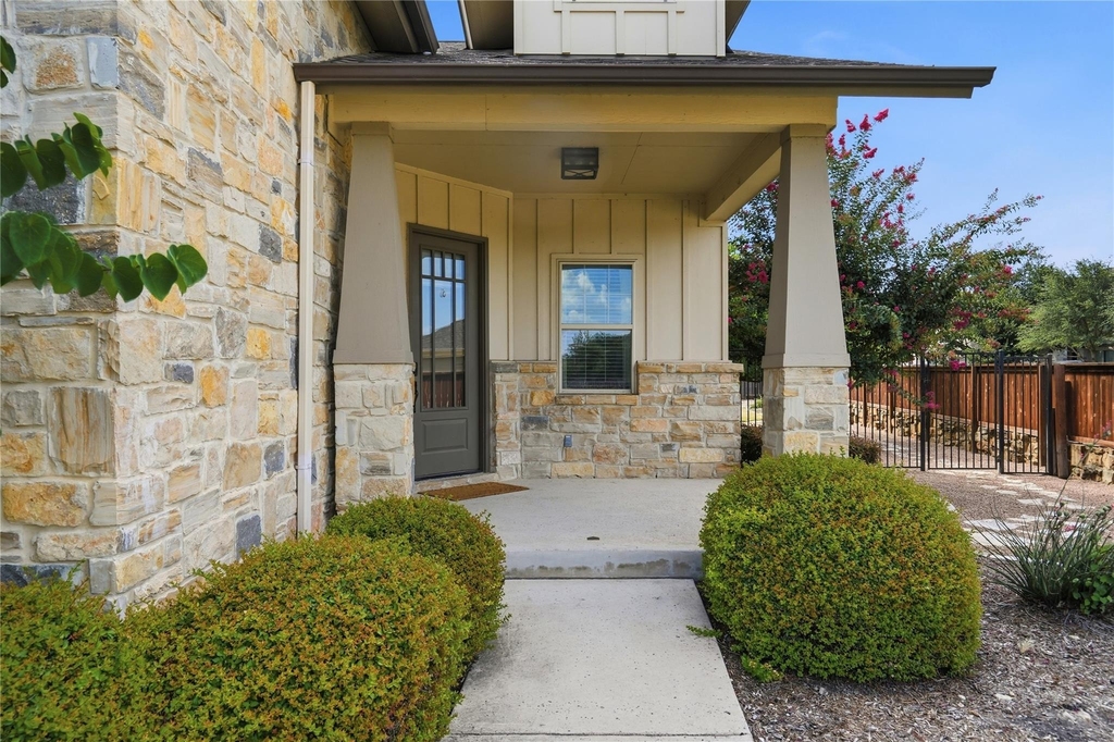 70 Santa Maria St - Photo 6