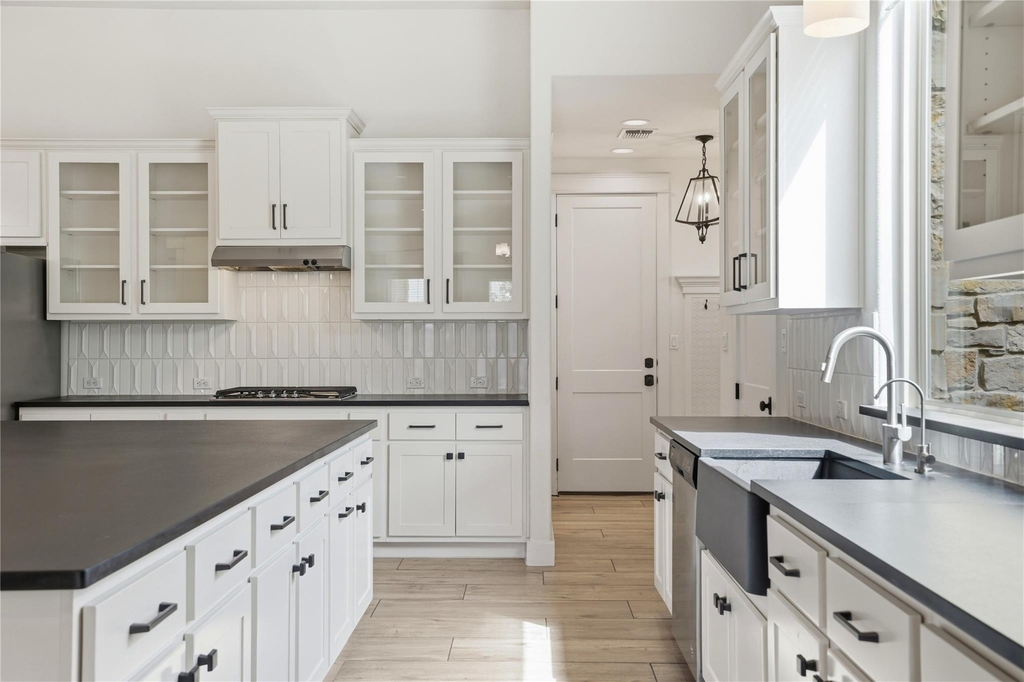 70 Santa Maria St - Photo 1