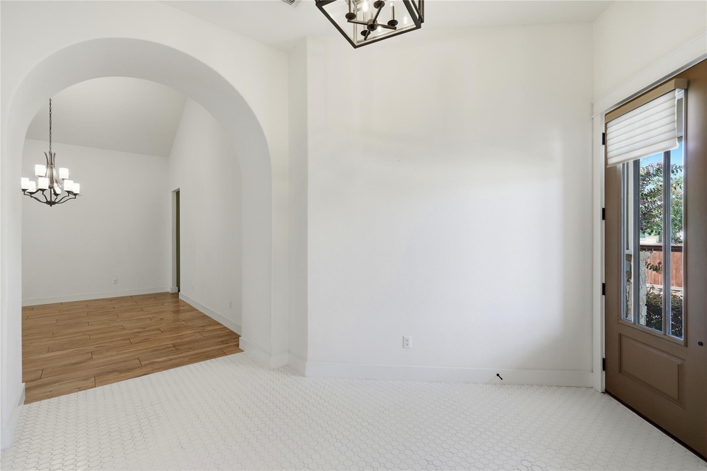 70 Santa Maria St - Photo 11