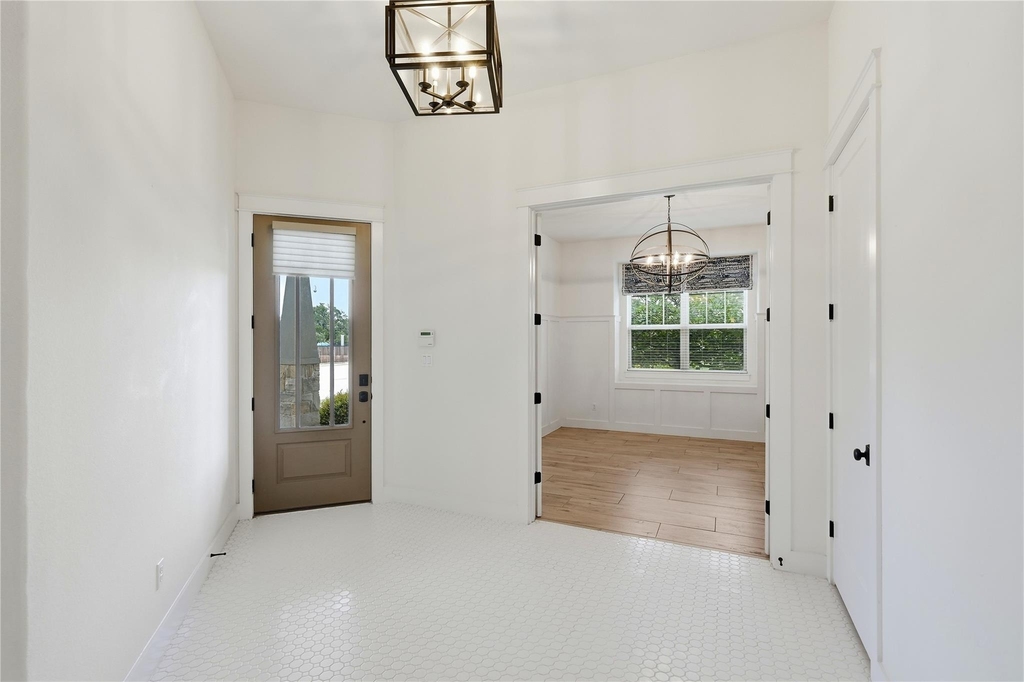 70 Santa Maria St - Photo 10