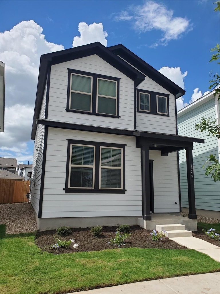1717 Fountain Bridge Dr - Photo 1