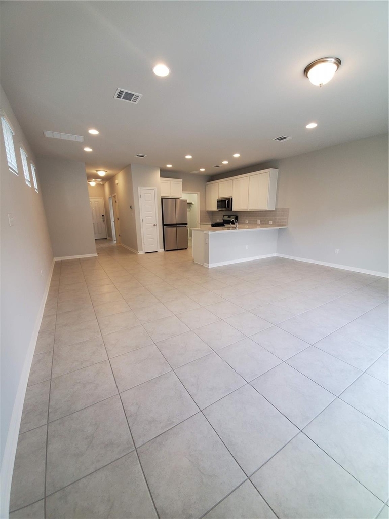 1717 Fountain Bridge Dr - Photo 10