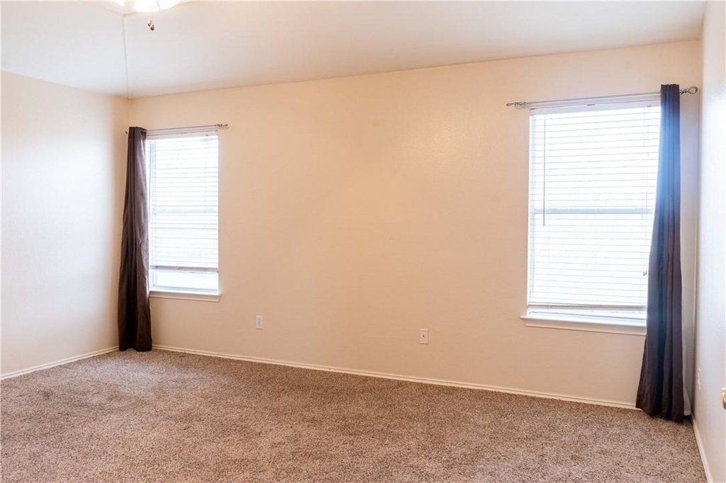 1608 Diana Dr - Photo 7