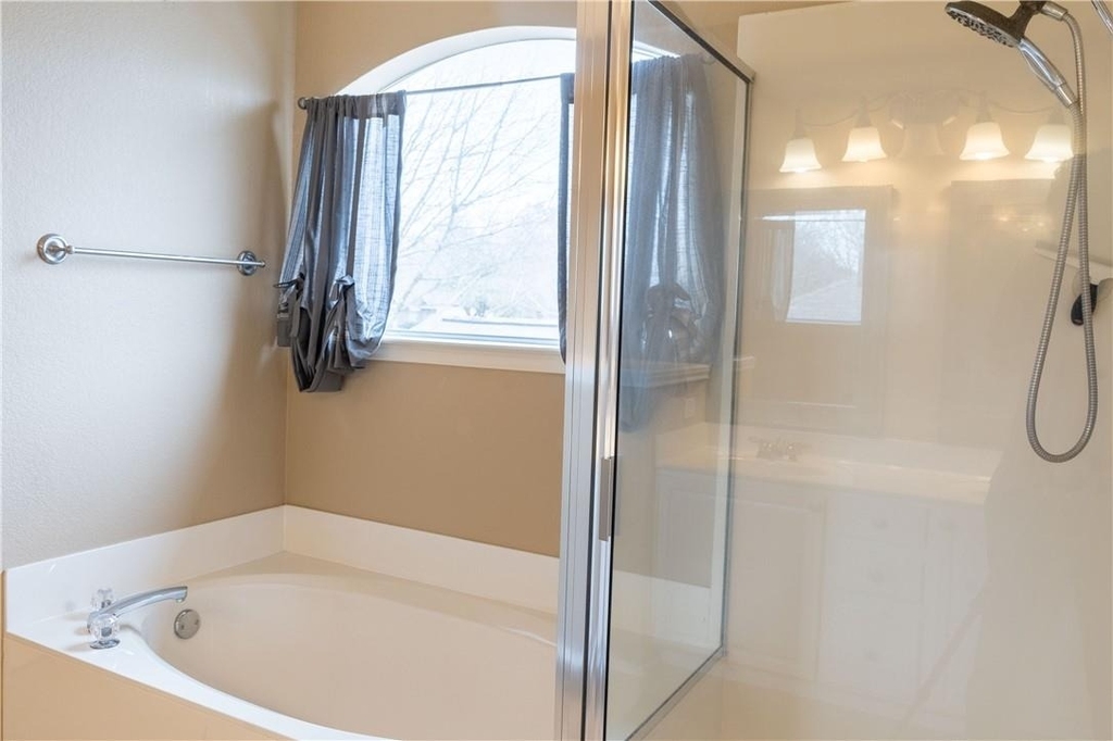1608 Diana Dr - Photo 9