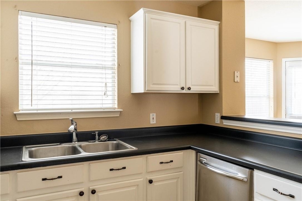 1608 Diana Dr - Photo 31