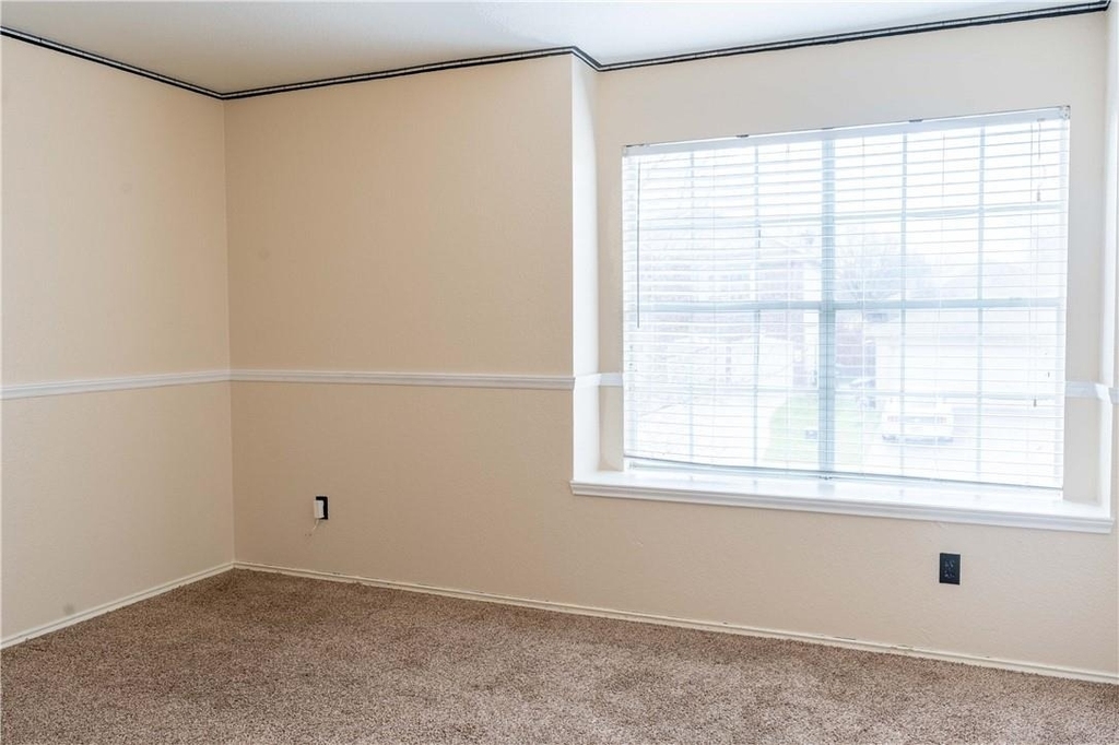 1608 Diana Dr - Photo 18