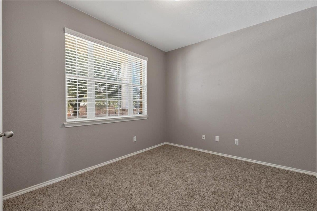 108 Quarry Ln - Photo 4