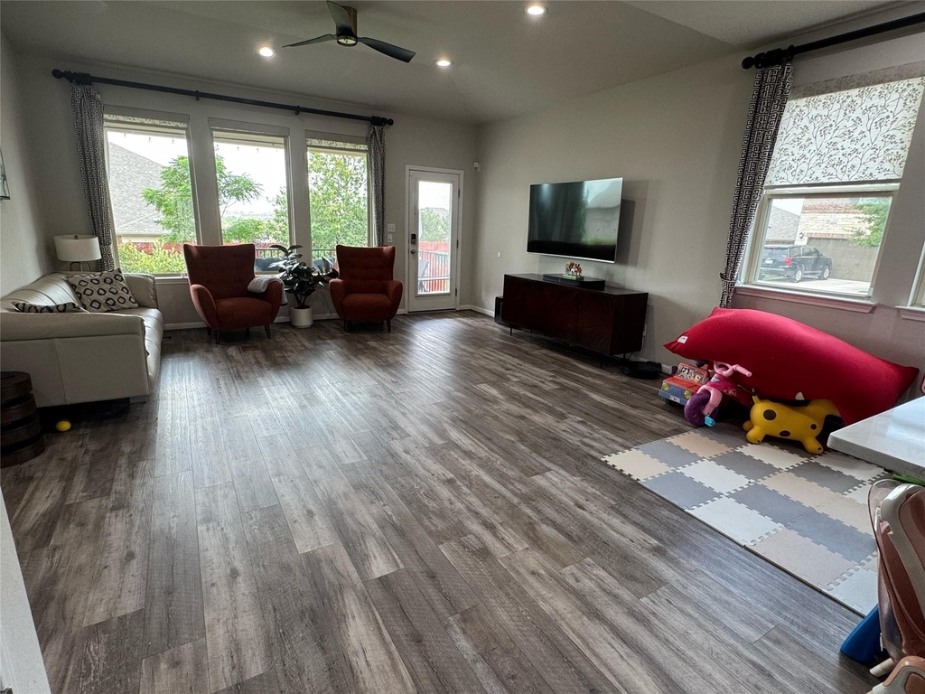 1529 Carlene Pruett St - Photo 1