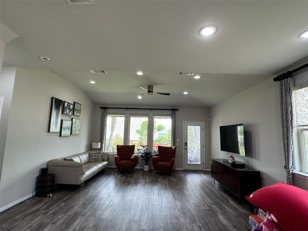 1529 Carlene Pruett St - Photo 8