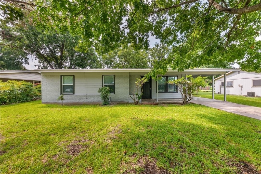 1113 Sycamore St - Photo 0