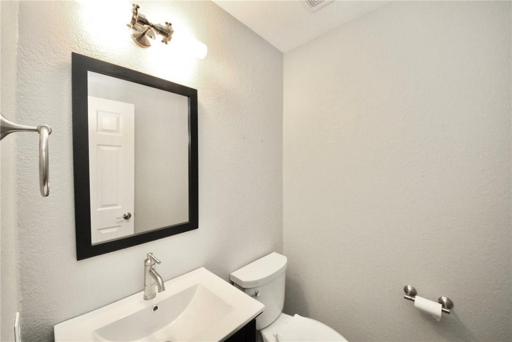 8910 Marybank Dr - Photo 16