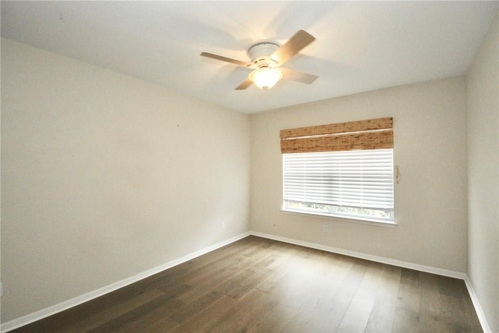 8910 Marybank Dr - Photo 11