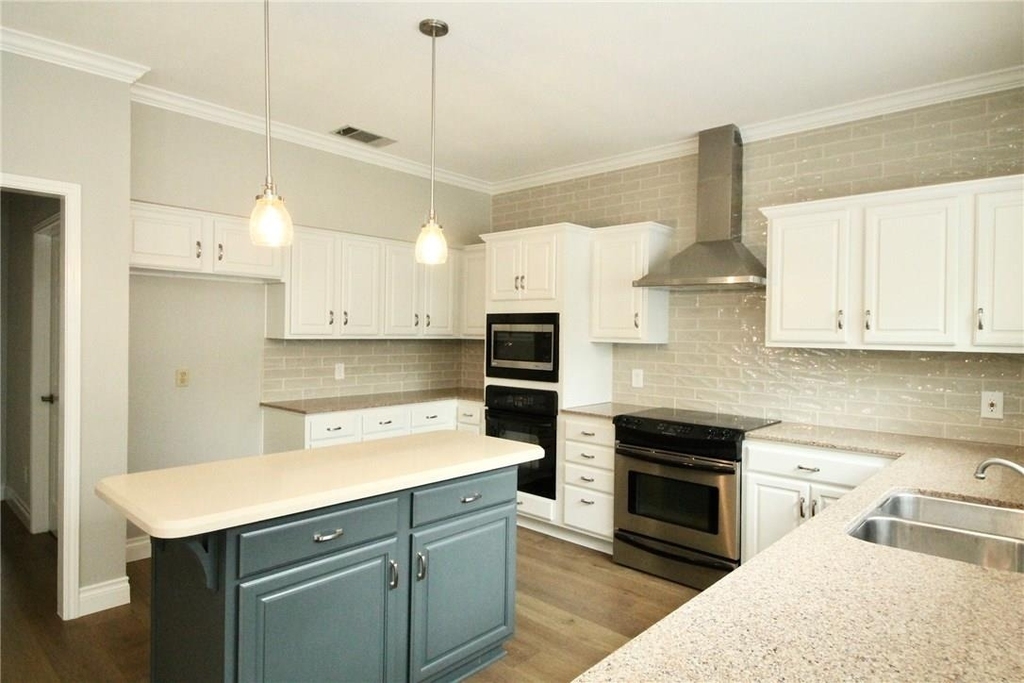 8910 Marybank Dr - Photo 3