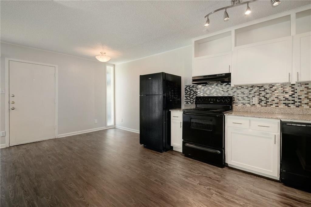 2900 Cole St - Photo 12