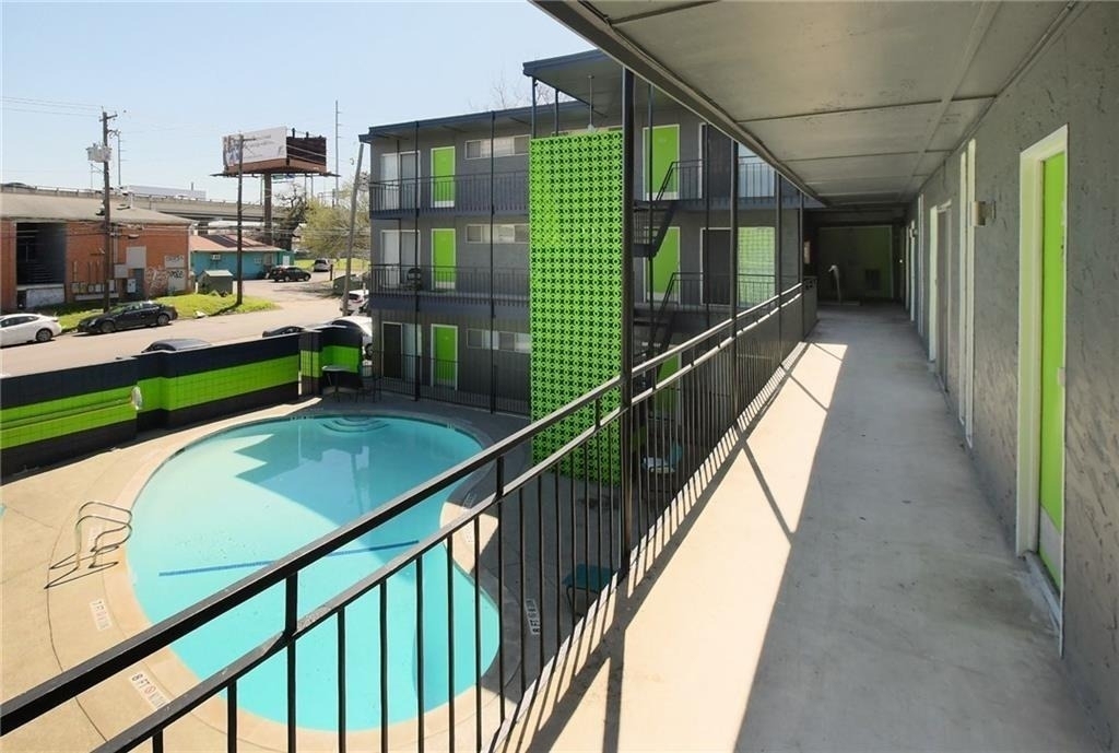 2900 Cole St - Photo 2