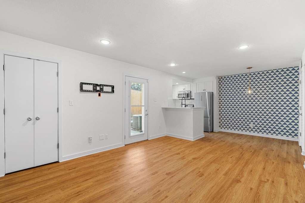 3601 Menchaca Rd - Photo 5