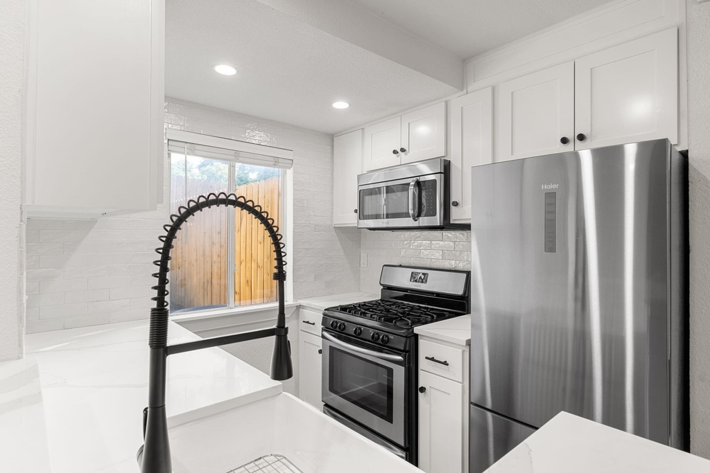 3601 Menchaca Rd - Photo 14