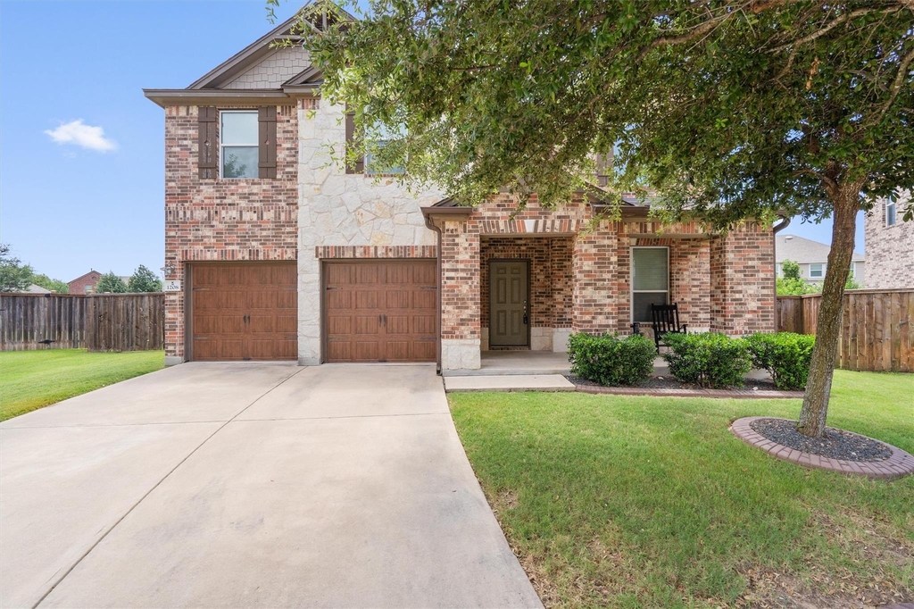 1208 Ravenside Cv - Photo 0