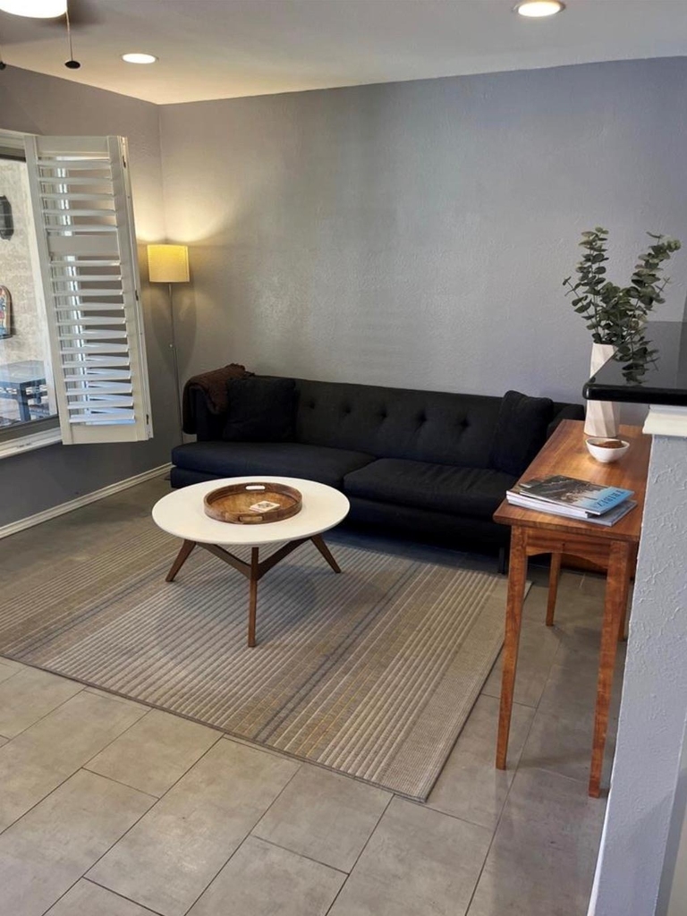 505 W 7th St - Photo 9