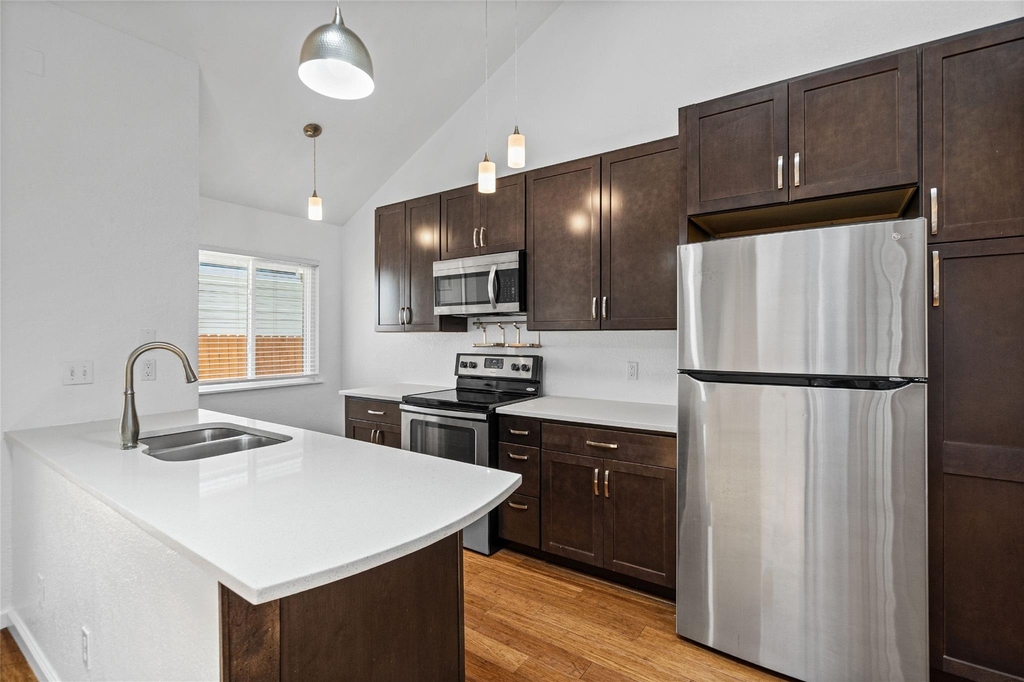 1504 Bridgeway Dr - Photo 7