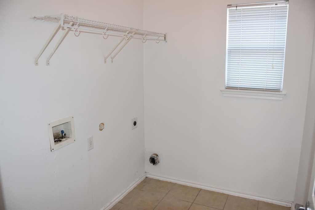 11300 Dimmit St - Photo 6