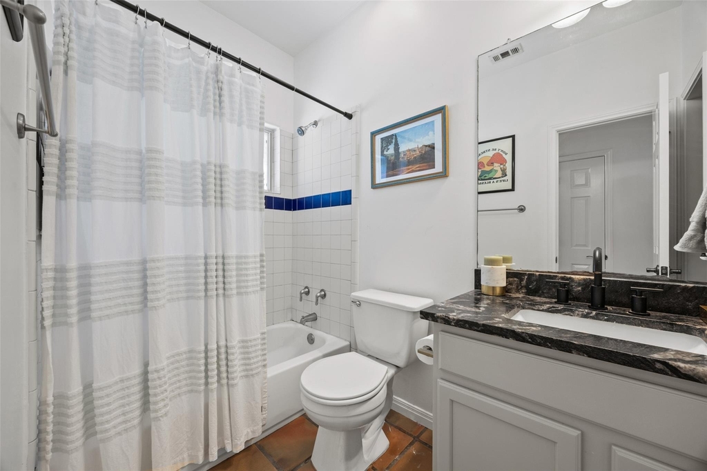 1511 E 13th St - Photo 16
