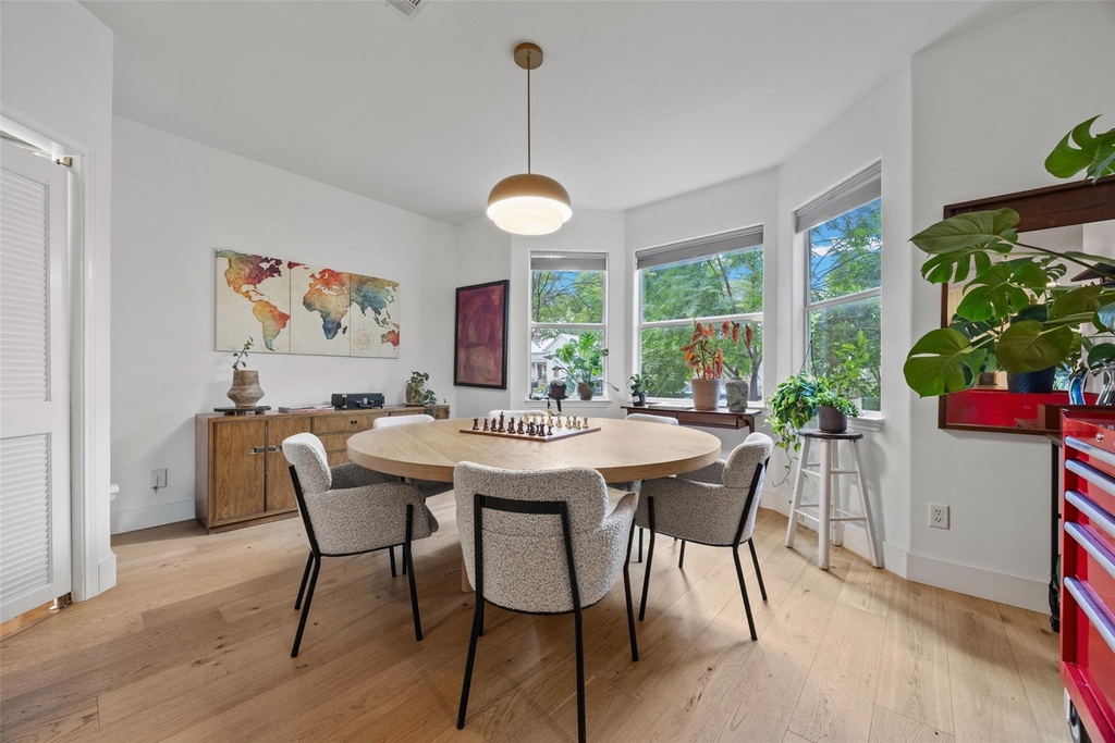 1511 E 13th St - Photo 9