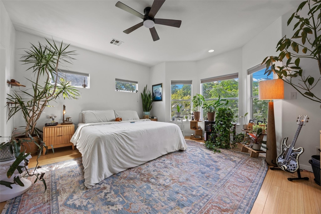 1511 E 13th St - Photo 10
