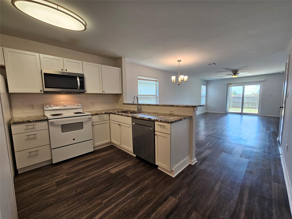 16721 Hamilton Point Cir - Photo 8