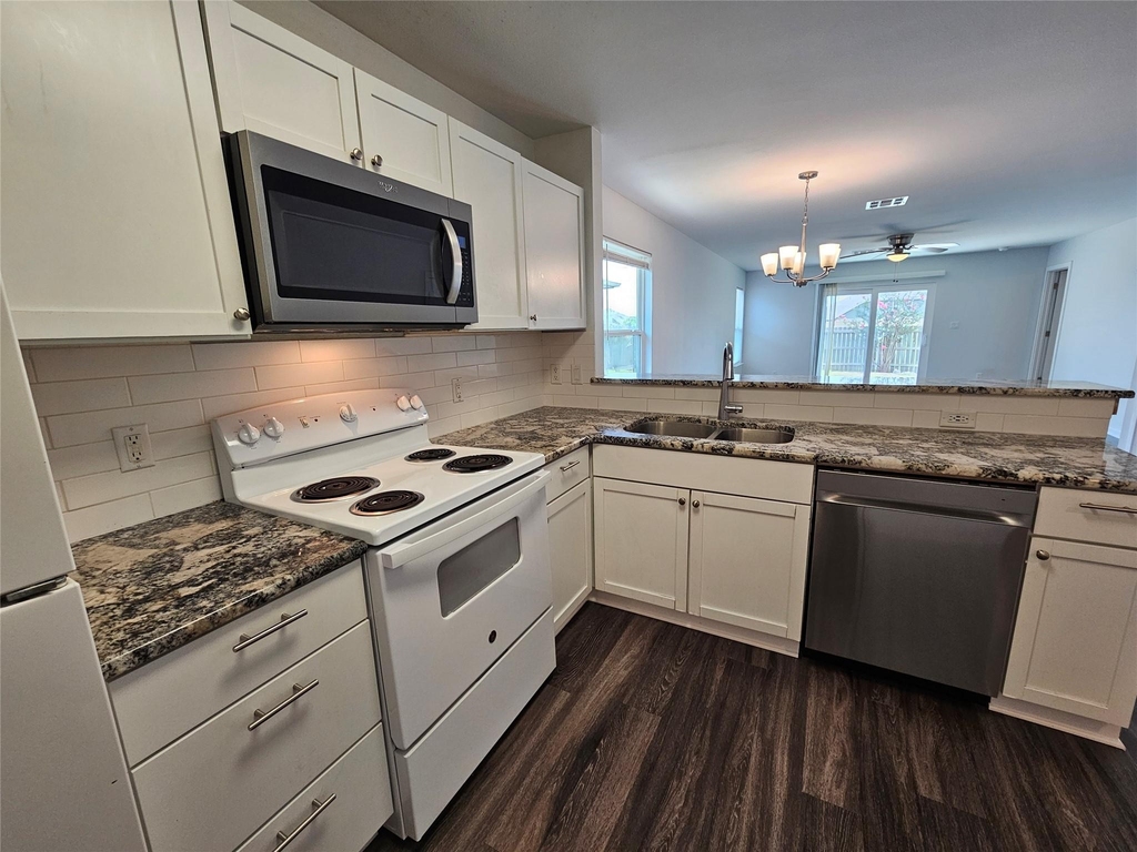 16721 Hamilton Point Cir - Photo 7