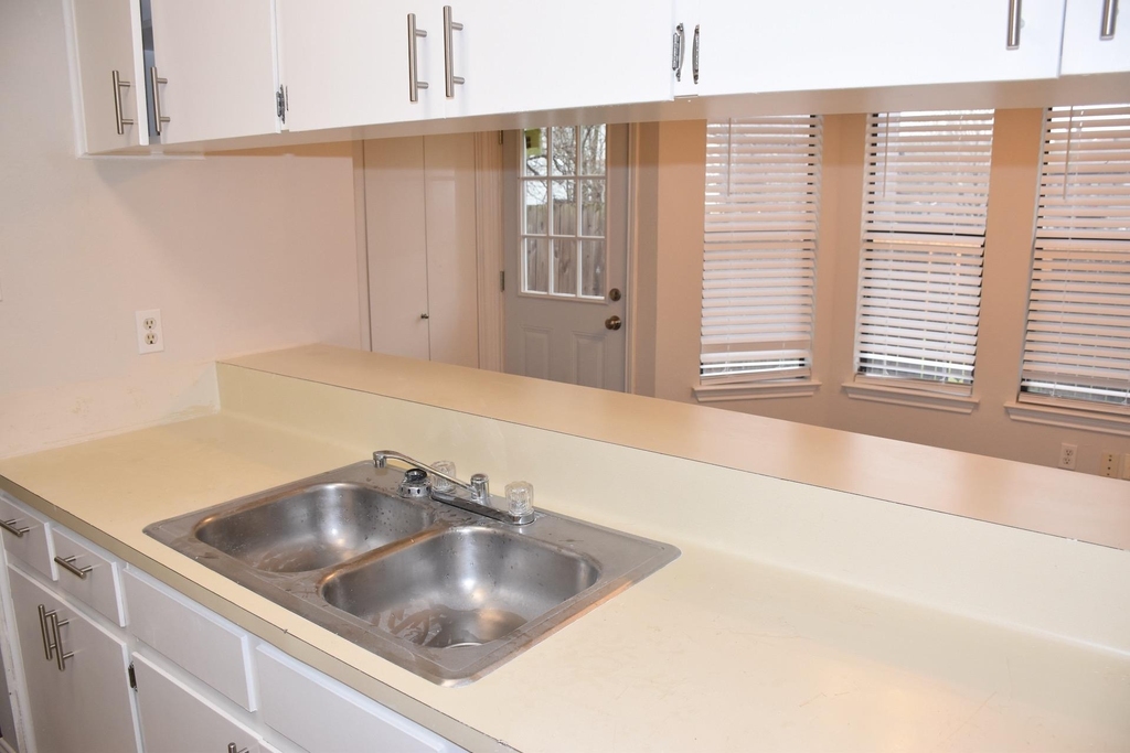 1810 Rawhide Loop - Photo 15