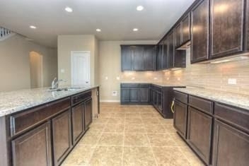 917 Swan Flower St - Photo 8
