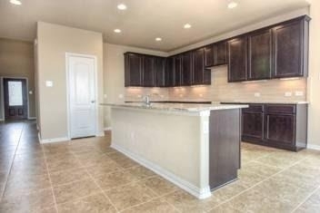 917 Swan Flower St - Photo 4
