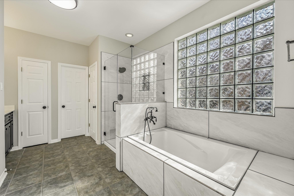 10802 Hastings Ln - Photo 14