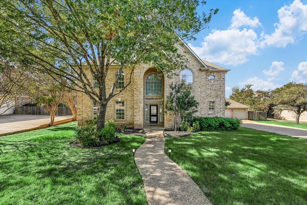 10802 Hastings Ln - Photo 0