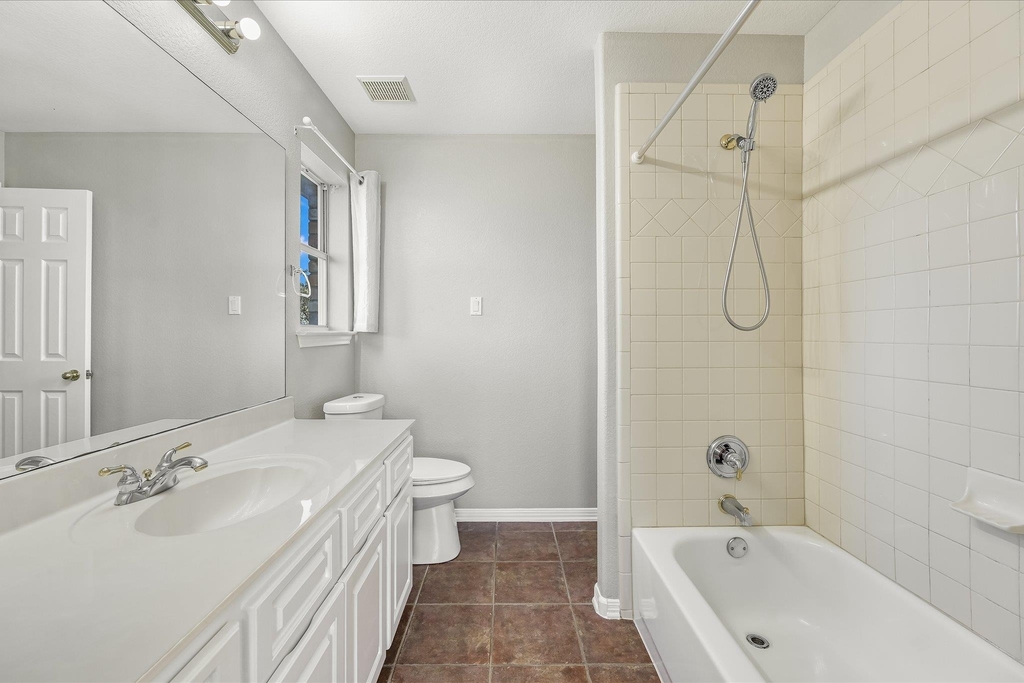 10802 Hastings Ln - Photo 19