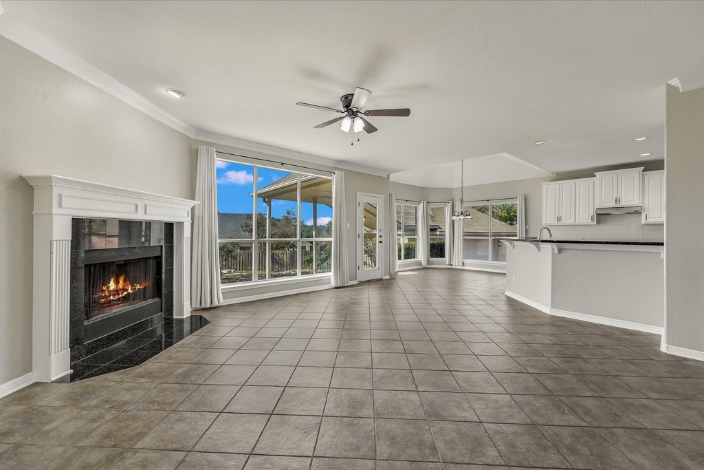 10802 Hastings Ln - Photo 4