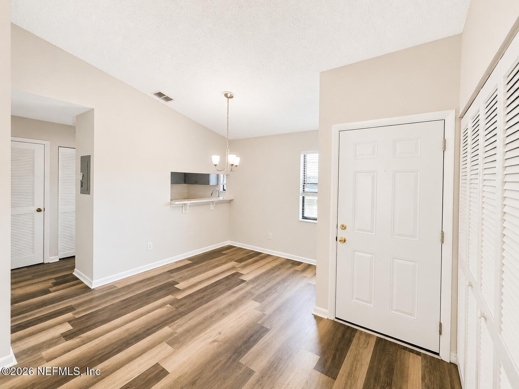 8322 Derbyshire Place - Photo 13