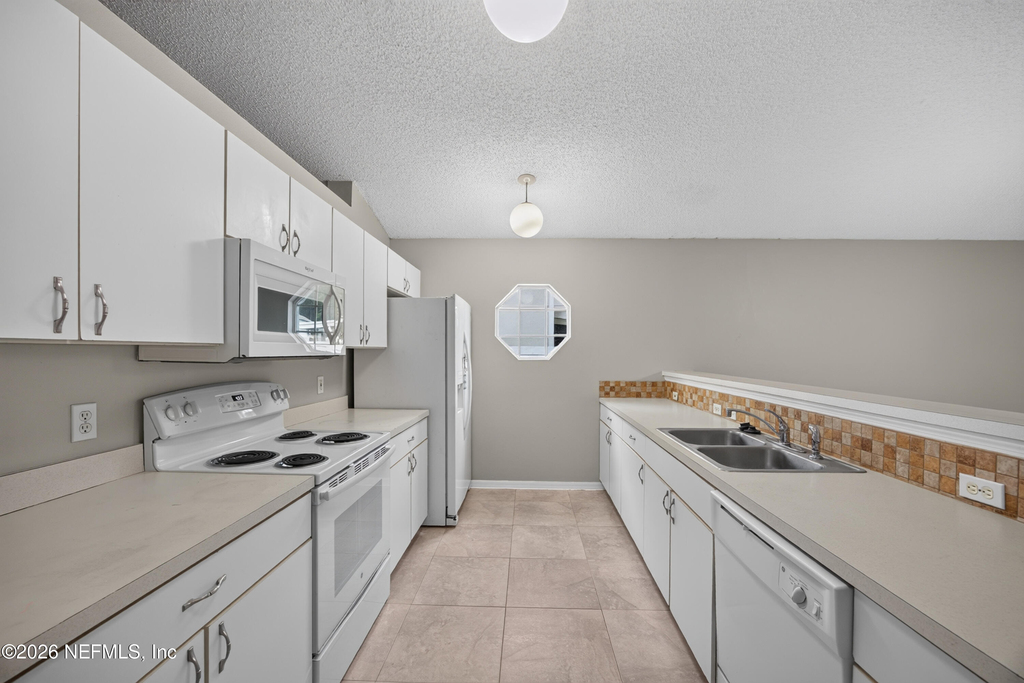 1845 Saga Court - Photo 8