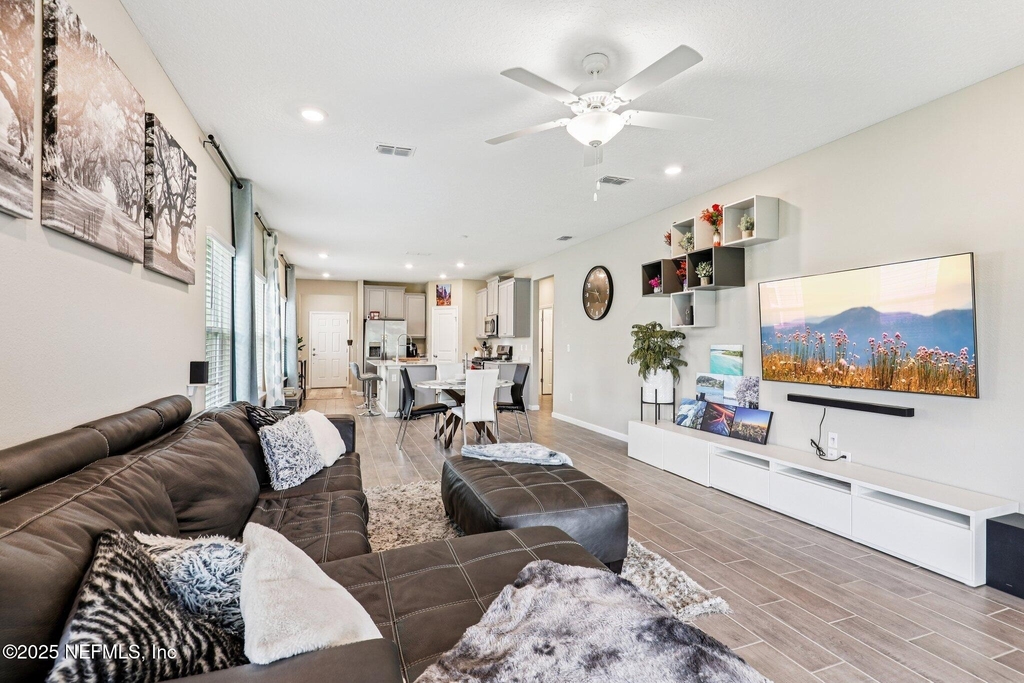 3956 Bloomfield Court - Photo 7