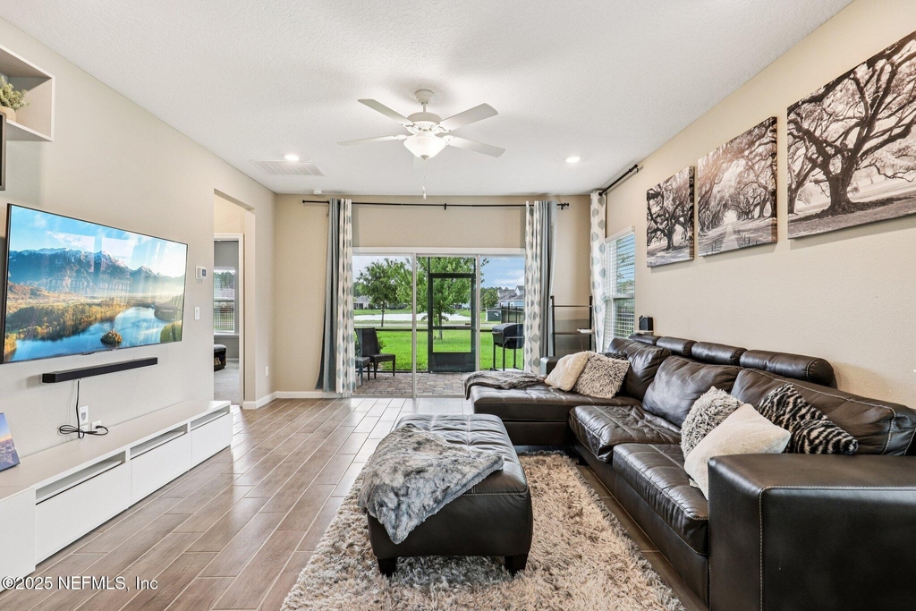 3956 Bloomfield Court - Photo 4