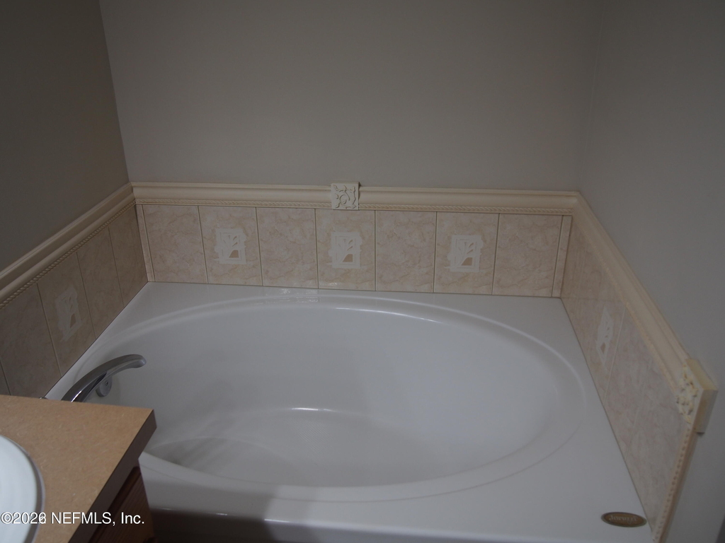 12301 Kernan Forest Boulevard - Photo 18