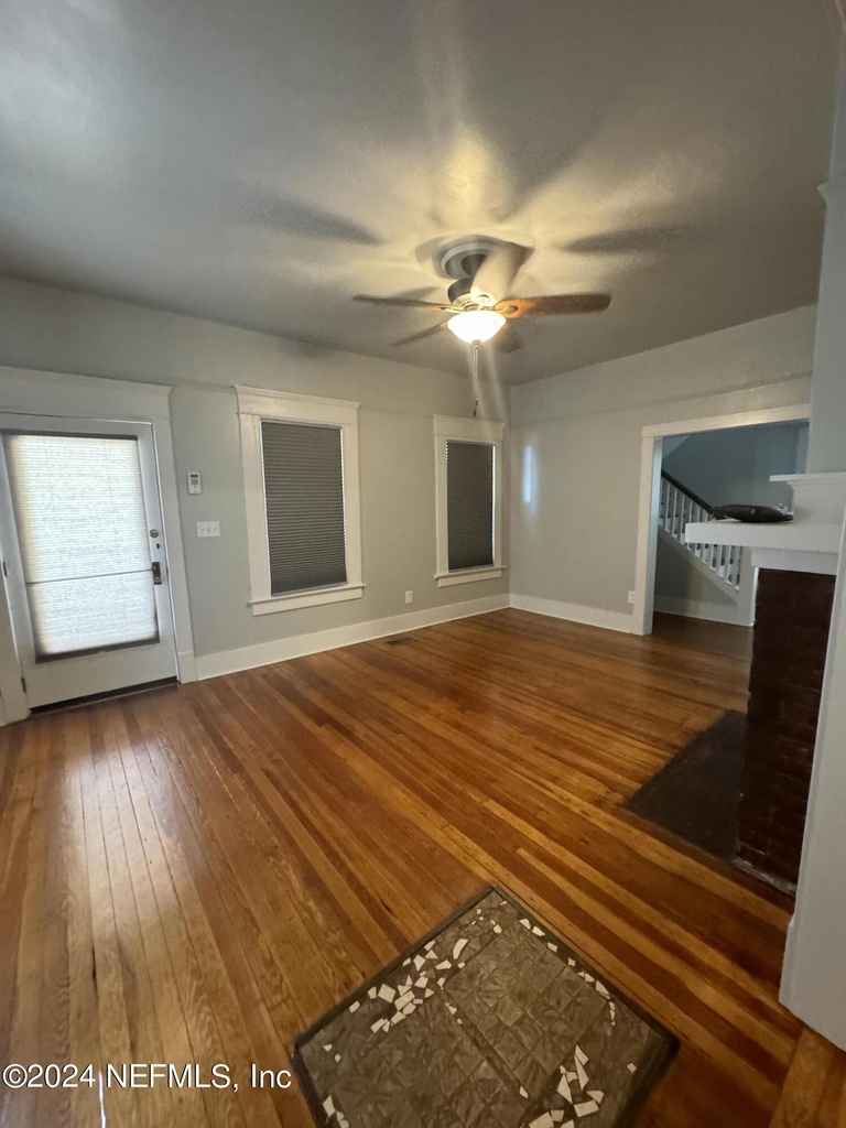 424 E 6th Street - Photo 6