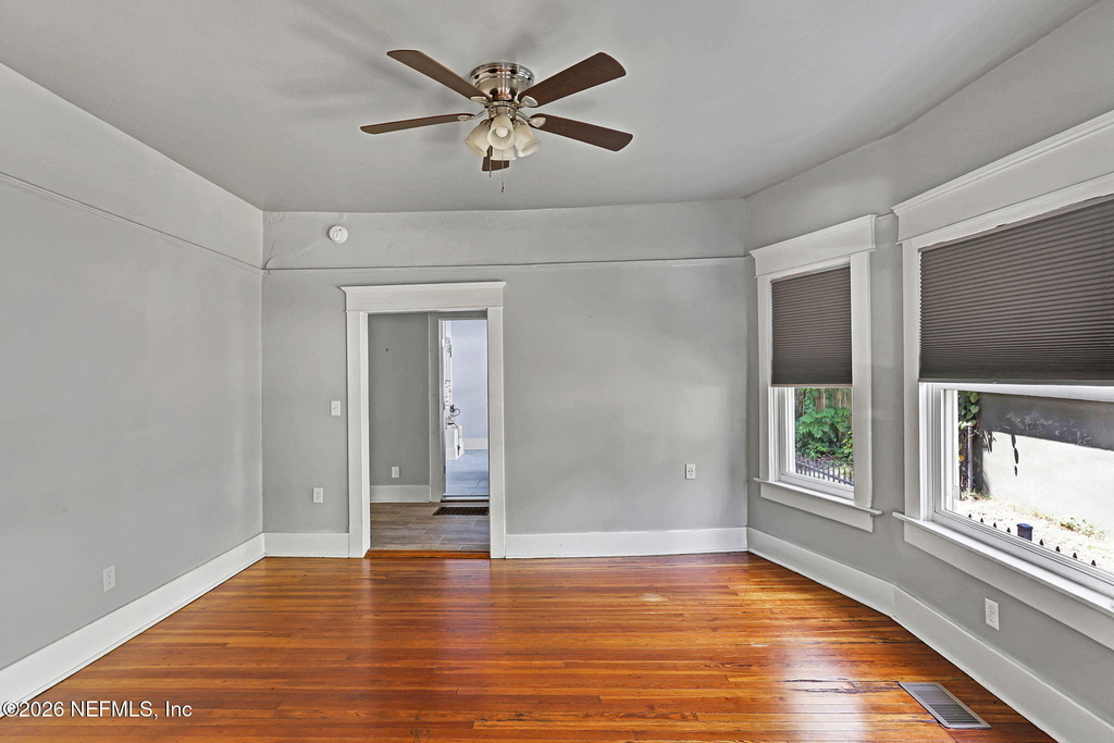 424 E 6th Street - Photo 21