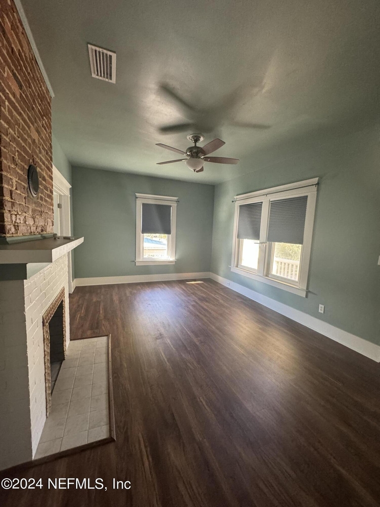 424 E 6th Street - Photo 8