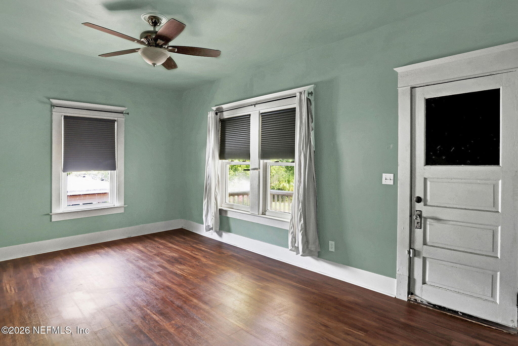 424 E 6th Street - Photo 33
