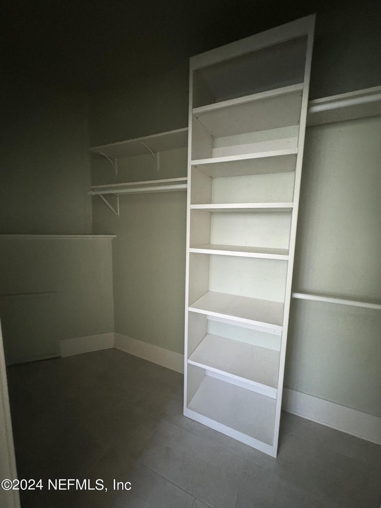 424 E 6th Street - Photo 11