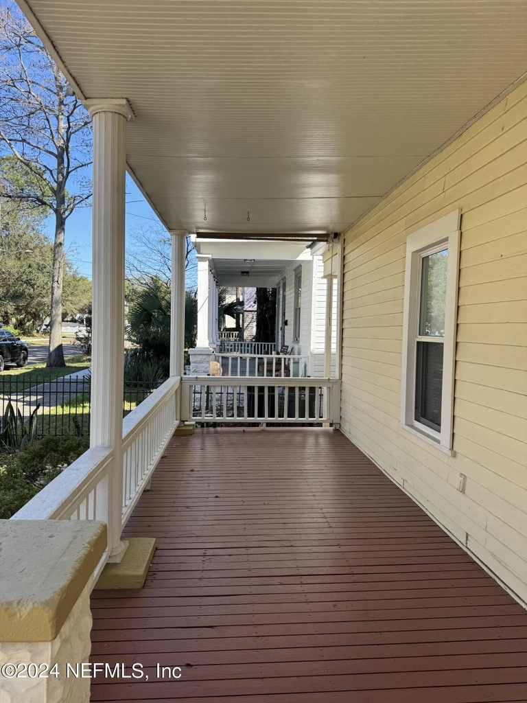 424 E 6th Street - Photo 16